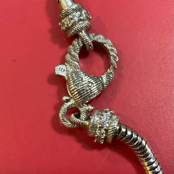 Judith Ripka: 8 cubic zirconia charms on a sterling silver (925) bracelet. - Picture 4 of 6